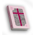 biblia-sagrada-com-lantejoula-rosa
