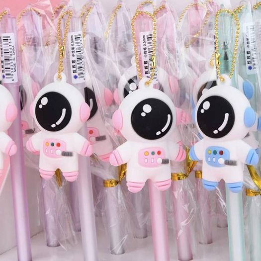 caneta gel com pingente astronauta diversas cores caneta gel com pingente astronauta diversas cores