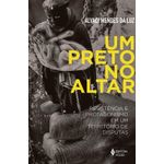 um-preto-no-altar