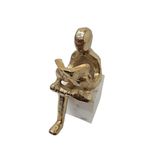 adorno decorativo homem lendo dourado adorno decorativo homem lendo dourado