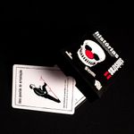 historias-sinistras--mortes-hilarias--black-stories--funny-death---galapagos